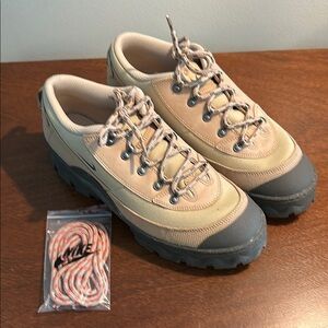 Nike Lahar Low Beige and Charcoal Trail Shoes (unisex)